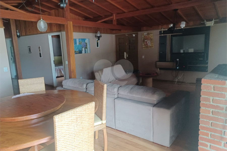 Casa à venda com 5 quartos, sendo 2 suítes, em Rio Abaixo, Mairiporã, SP