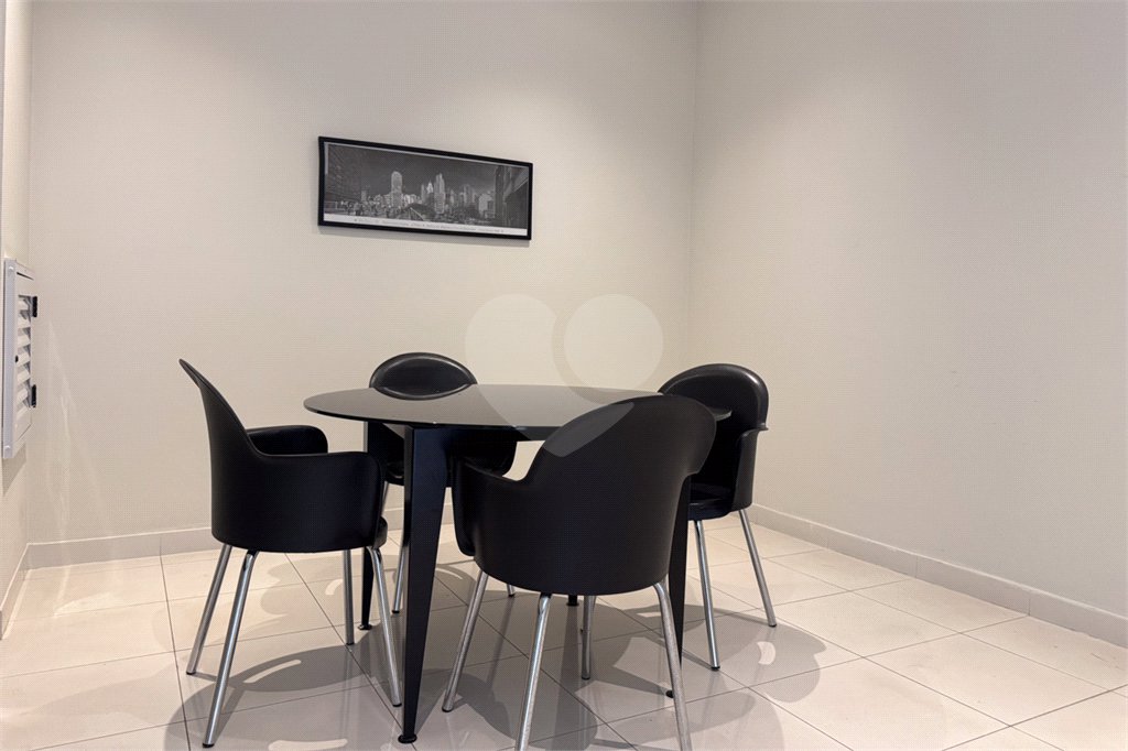 Apartamento de Alto Padrão no Campo Belo para venda com porteira fechada, com 4 dormitórios suítes e 4 vagas com lazer de club.