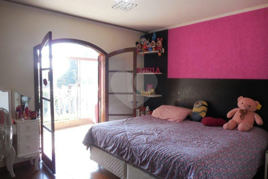 Sobrado à venda com 4 quartos, sendo 3 suítes, em Vila Gustavo, São Paulo, SP