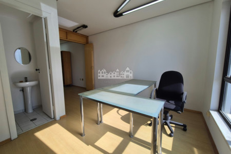 Sala Comercial à Venda no Edifício Paulista Tower – Rua Vergueiro, próximo ao Metrô Ana Rosa