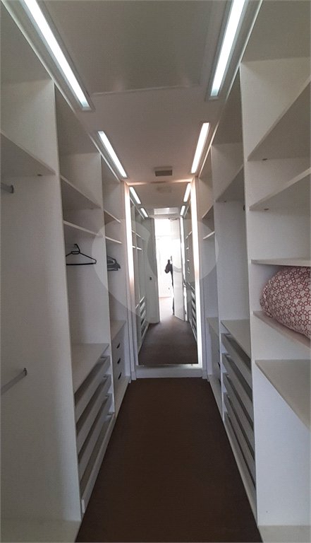 Casa à venda com 5 suítes em Tanque, Atibaia, SP