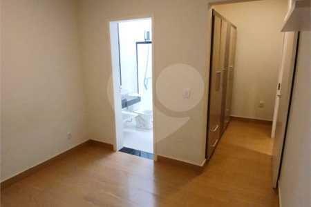 Casa à venda com 3 quartos, sendo 1 suíte, no condomínio Jardim, Sorocaba - SP