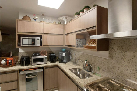 Apartamento à venda com 3 suítes em Itaguá, Ubatuba, SP