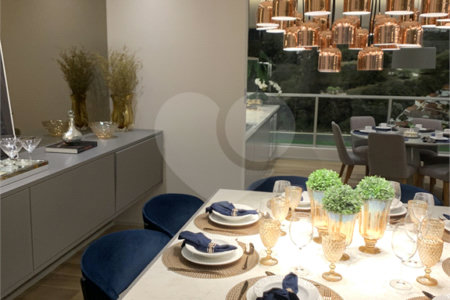 Apartamento à venda com 3 quartos, sendo 1 suíte,  em Vila Sofia, São Paulo, SP