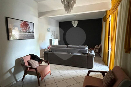 Casa à venda com 3 quartos, sendo 1 suíte, em Jardim Capão Redondo, São Paulo, SP