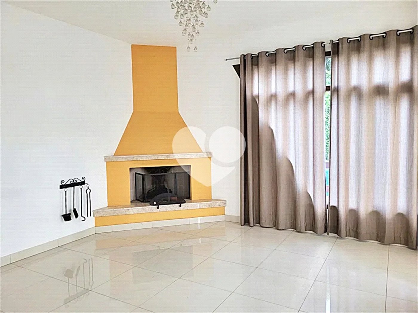 Casa à venda ou para alugar com 7 quartos, sendo 5 suítes, no condomínio Sausalito, Mairiporã - SP