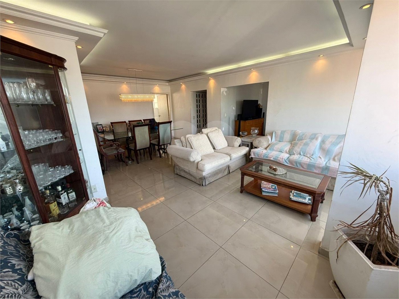 Apartamento à venda com 4 quartos, sendo 1 suíte, em Indianópolis, São Paulo, SP