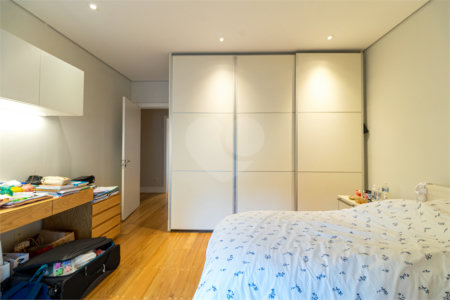 Apartamento à venda com 5 suítes em Moema, São Paulo, SP