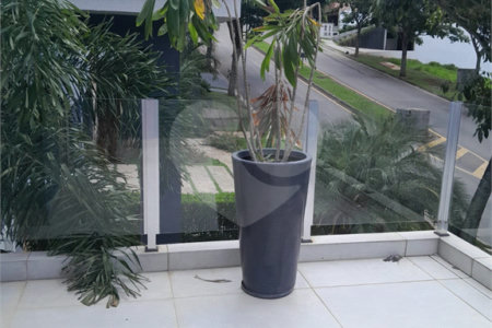 Casa à venda ou para alugar com 4 suítes em Chácaras São Carlos, Cotia, SP