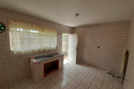 Sobrado à venda com 2 quartos em Vila Perreli, Poá, SP