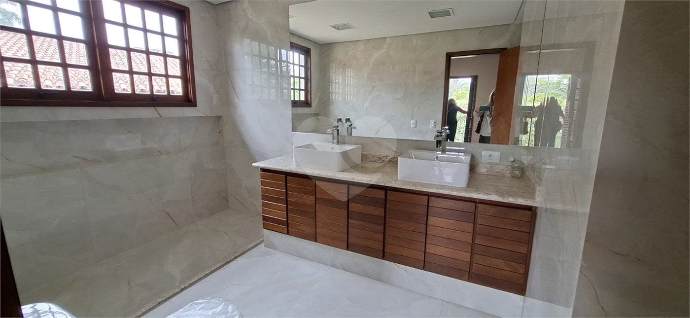 Casa à venda com 4 quartos, sendo 2 suítes,  em Jardim Marajoara, São Paulo, SP