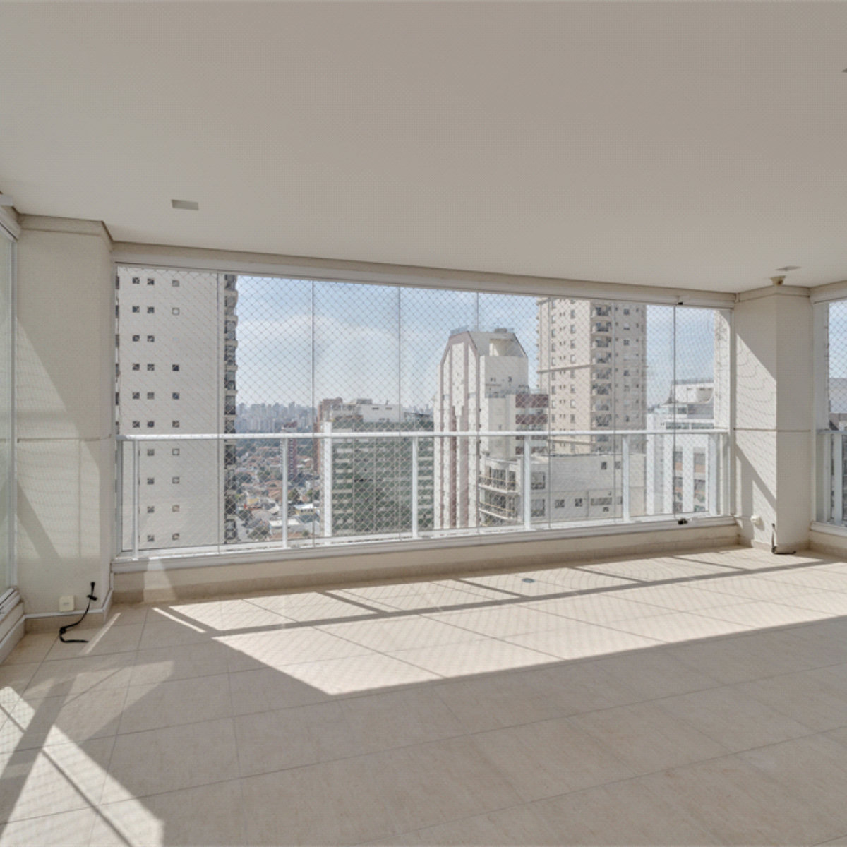 Apartamento à venda com 4 suítes em Campo Belo, São Paulo, SP