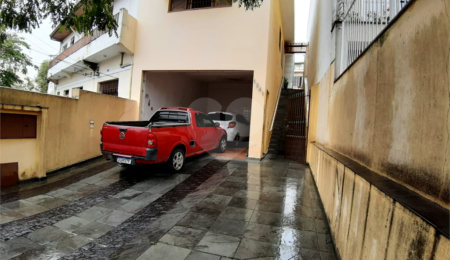 Sobrado à venda com 5 quartos em Vila Nivi, São Paulo, SP
