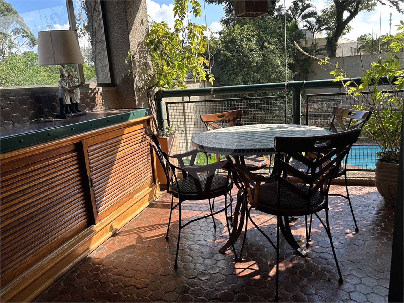 Apartamento à venda com 4 quartos, sendo 2 suítes,  em Paineiras do Morumbi, São Paulo, SP