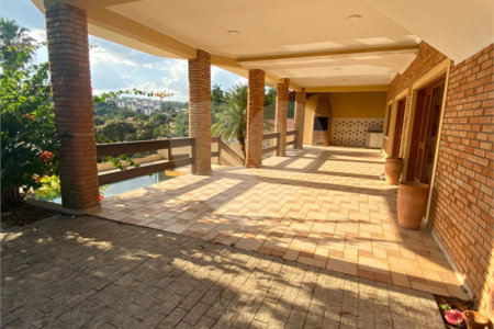 Casa à venda com 3 quartos, sendo 1 suíte, no condomínio Estância Marambaia, Vinhedo - SP