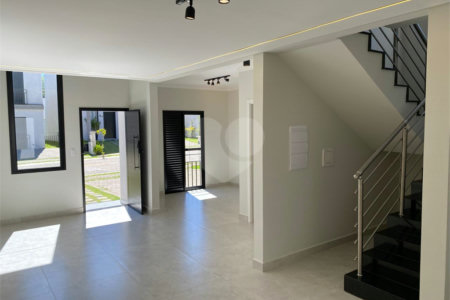 Casa à venda com 3 suítes no condomínio Villaggio Maranello, Vinhedo - SP