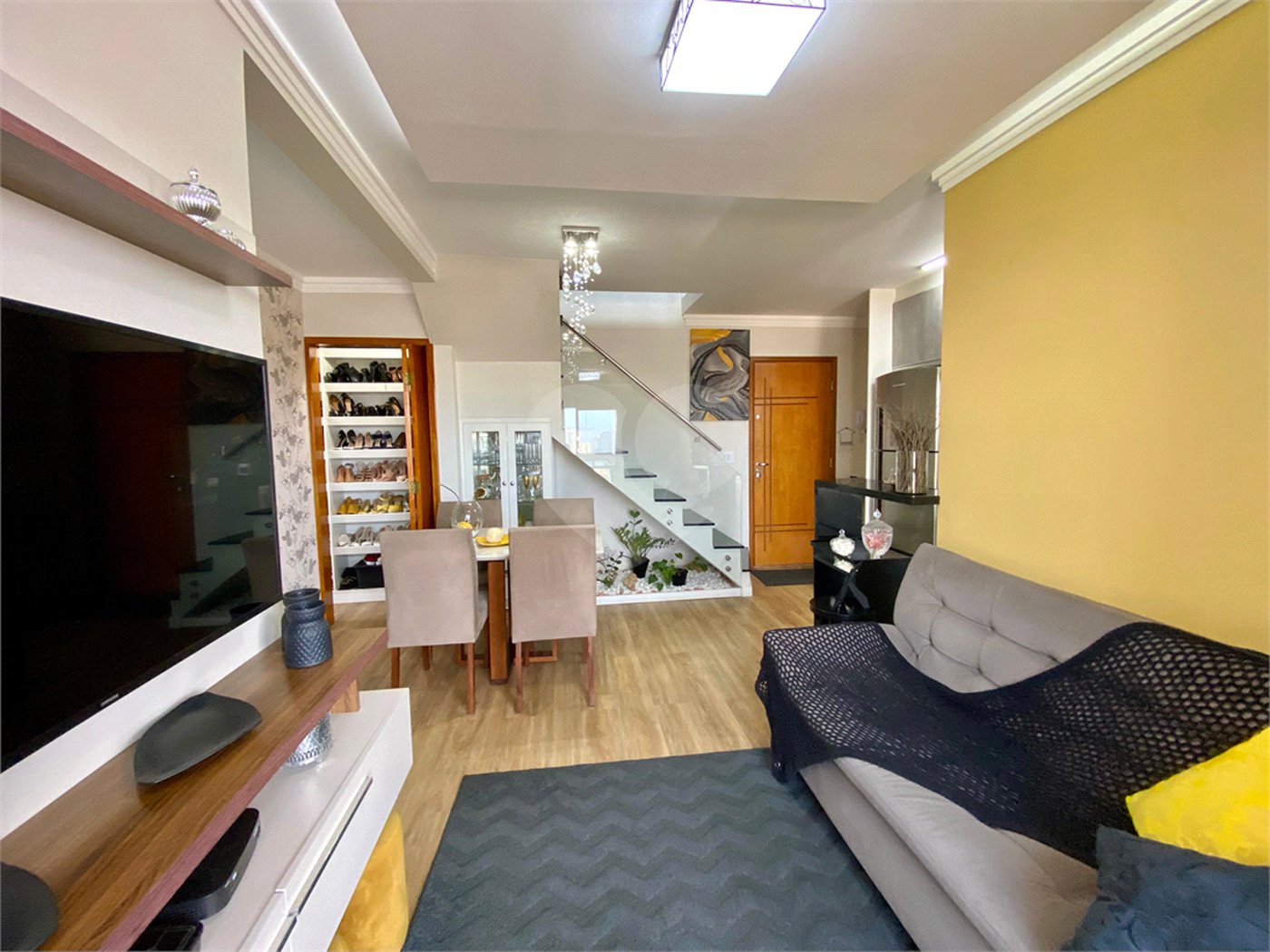 Duplex à venda com 3 quartos, sendo 1 suíte,  em Parque Continental I, Guarulhos, SP