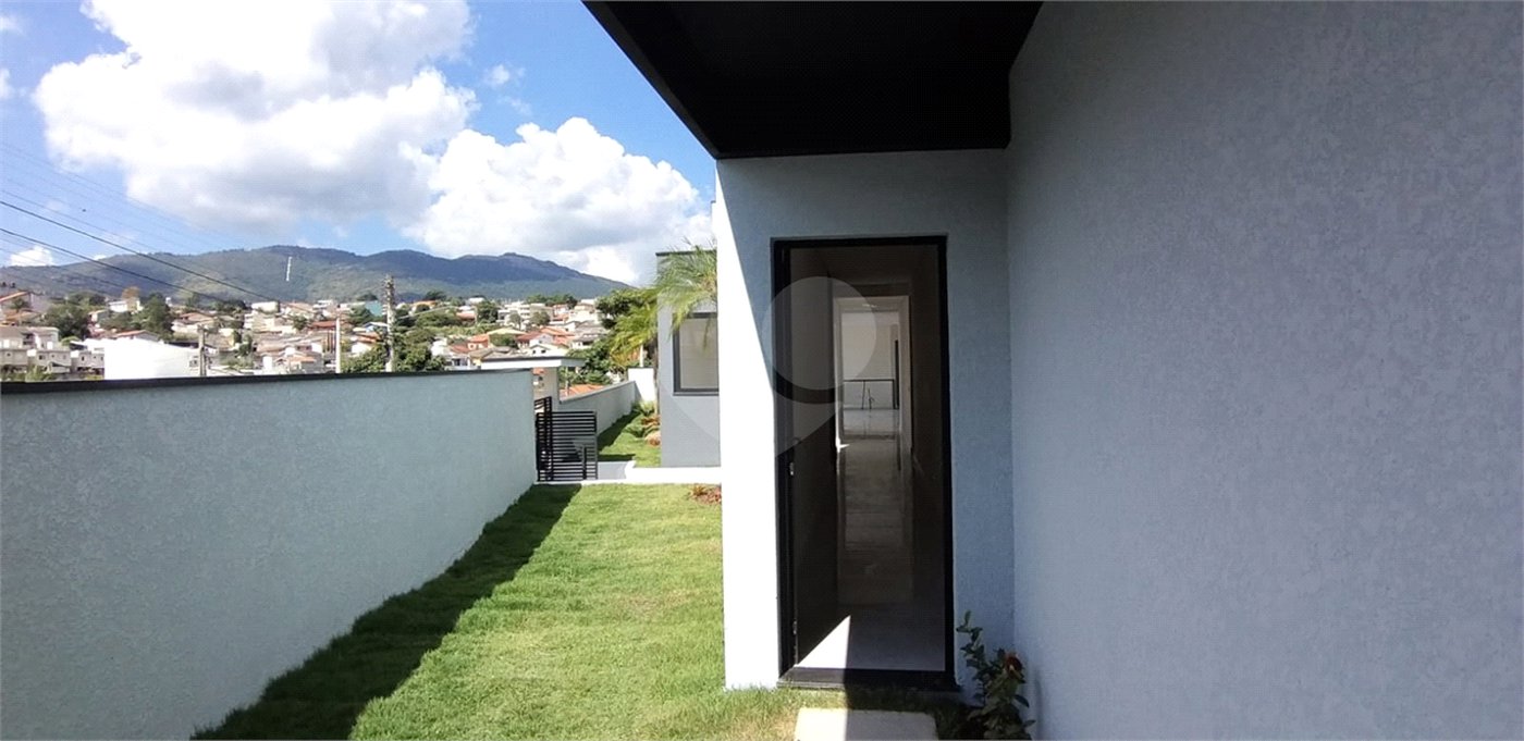 Casa à venda com 3 suítes em Jardim Paulista, Atibaia, SP