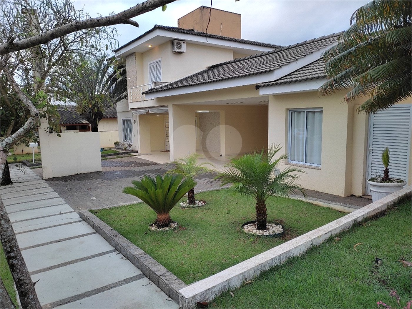 Casa à venda com 3 quartos, sendo 1 suíte, no condomínio Lago da Serra, Araçoiaba da Serra - SP