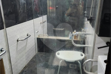 Sobrado à venda ou para alugar com 3 quartos, sendo 13 suítes, em Jardim São Paulo(zona Norte), São Paulo, SP