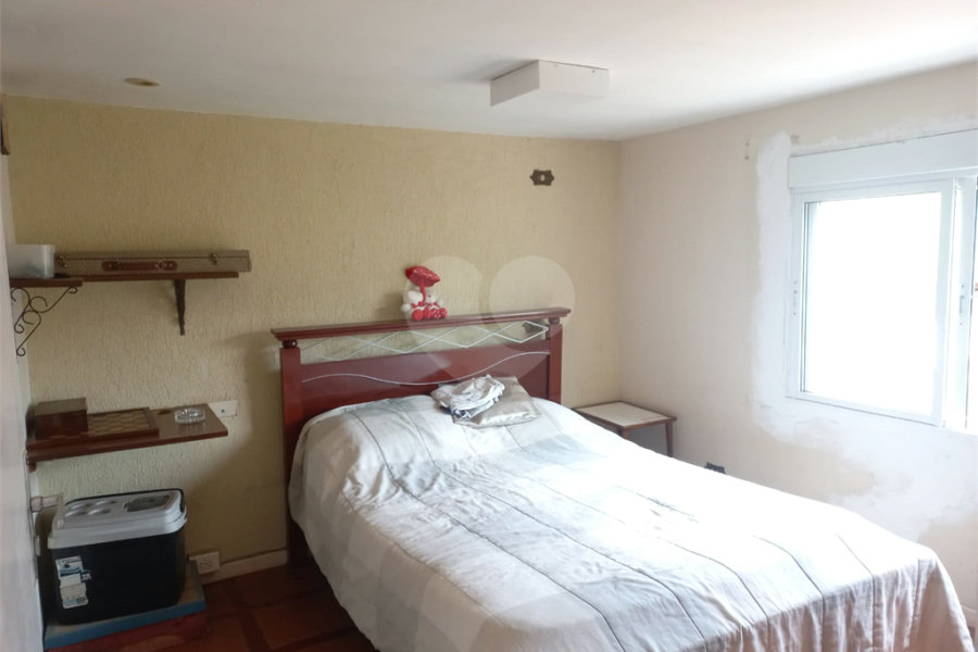 Casa à venda com 4 quartos, sendo 2 suítes, no condomínio Residencial Ypeville, Mairiporã - SP