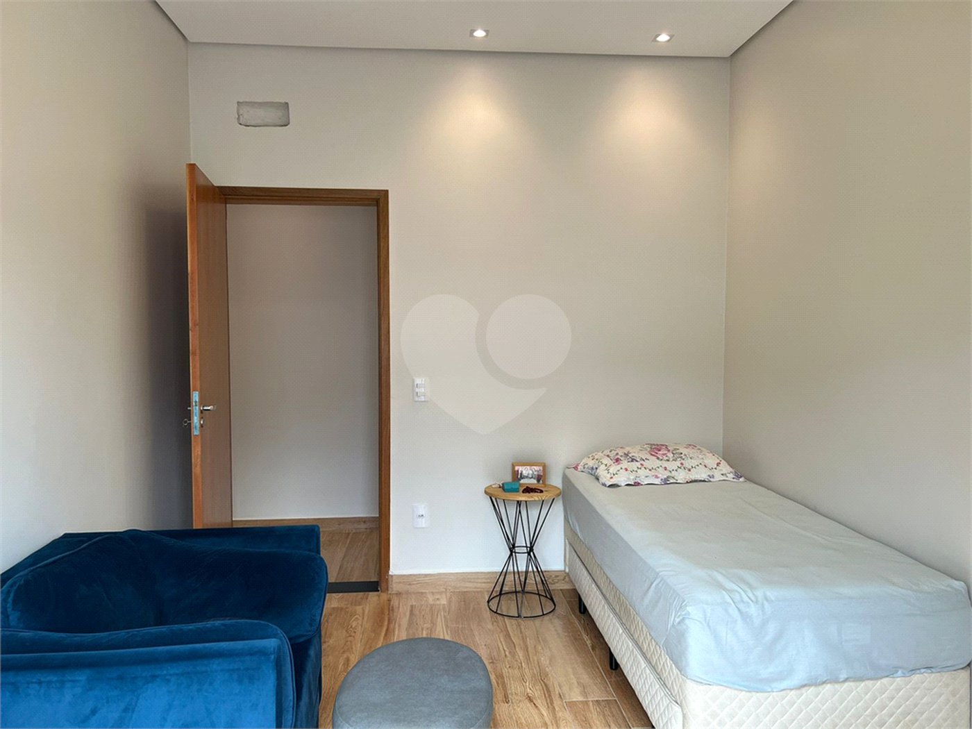 Casa à venda com 3 quartos, sendo 1 suíte, no condomínio Residencial Evidências, Indaiatuba - SP