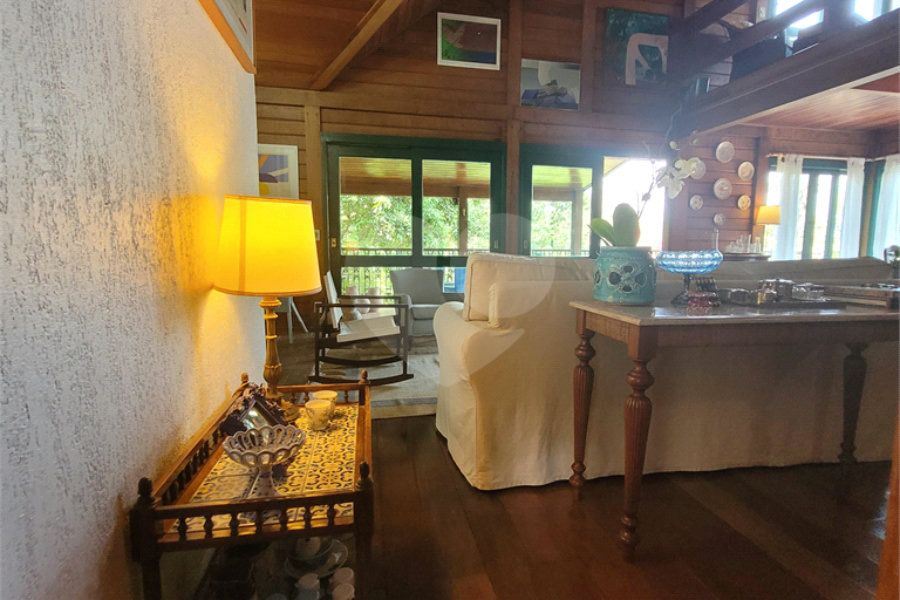 Casa à venda com 4 suítes no condomínio Gleba II, Mairiporã - SP