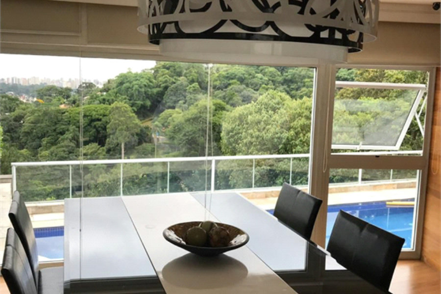 Casa à venda com 4 quartos, sendo 8 suítes, no condomínio Residencial Jd. Ibiratiba, São Paulo - SP