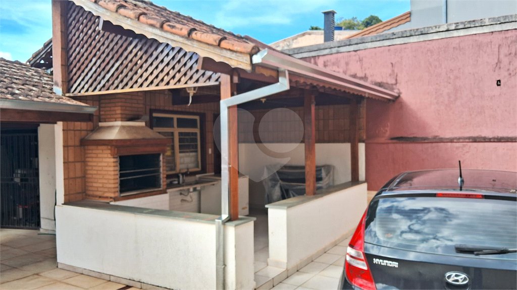 Sobrado à venda com 4 quartos, sendo 2 suítes, em Jardim Quisisana, Poços de Caldas, MG