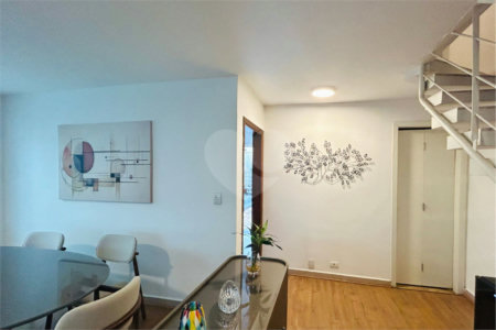 Casa à venda com 3 quartos, sendo 1 suíte, em Vila Cordeiro, São Paulo, SP