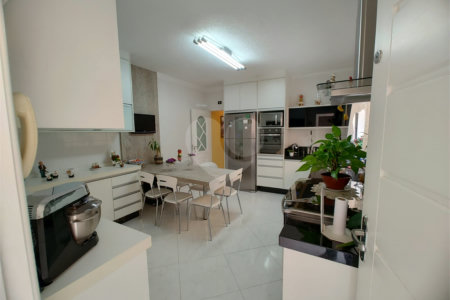 Sobrado à venda com 3 quartos, sendo 1 suíte, em Jardim Pinheiros, São Paulo, SP