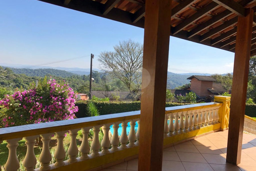 Casa Térrea à venda com 4 quartos, sendo 2 suítes, em Roseira, Mairiporã, SP