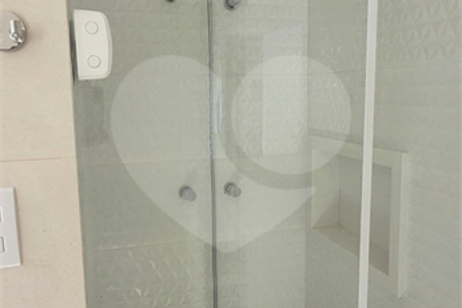 Sobrado à venda com 4 quartos, sendo 2 suítes, em Vila Irmãos Arnoni, São Paulo, SP