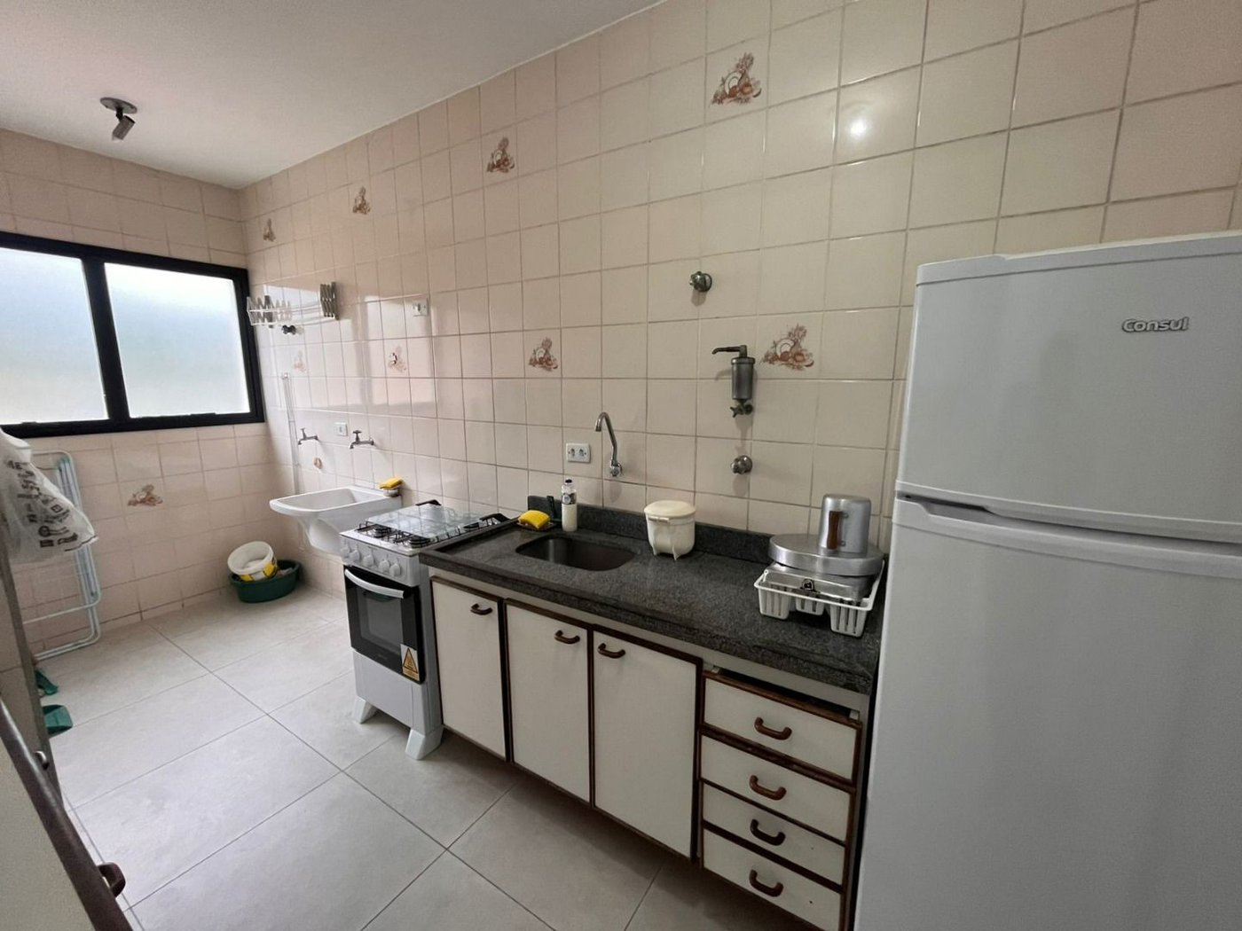 Apartamento com 2 dormitórios à venda, 65 m² por R$ 360.000,00 - Vila Júlia - Guarujá/SP