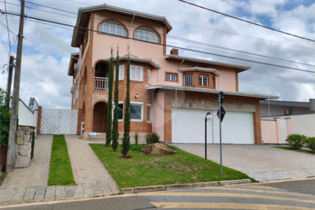 Casa à venda ou para alugar com 3 suítes no condomínio Estância Marambaia, Vinhedo - SP