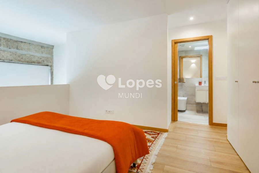 Apartamento T1 Duplex à venda no Bonfim, Porto, Portugal – Mobiliado