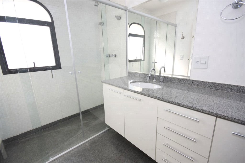 Apartamento à venda com 4 suítes em Jardim Marajoara, São Paulo, SP
