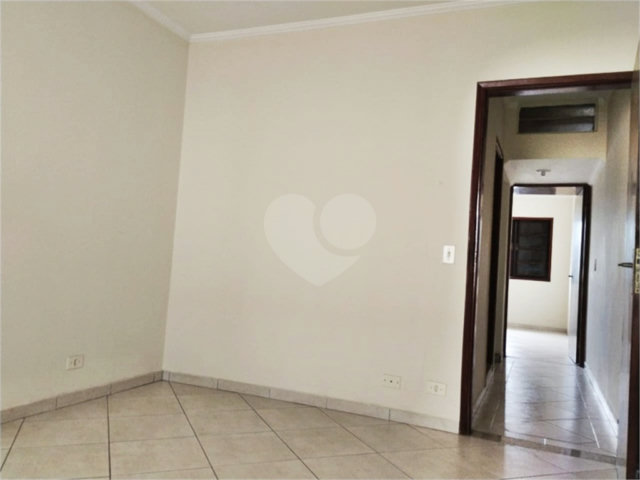 Sobrado à venda com 2 quartos em Vila Nivi, São Paulo, SP