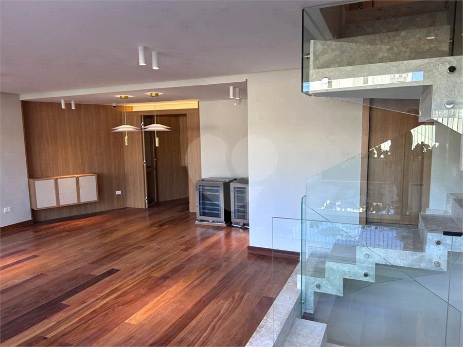 Cobertura à venda com 3 suítes em Vila Nova Conceição, São Paulo, SP
