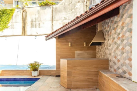 Casa à venda com 4 quartos, sendo 2 suítes, em Vila Morumbi, São Paulo, SP