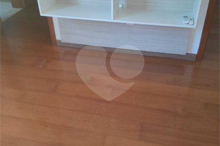 Casa à venda ou para alugar com 4 suítes em Chácaras São Carlos, Cotia, SP