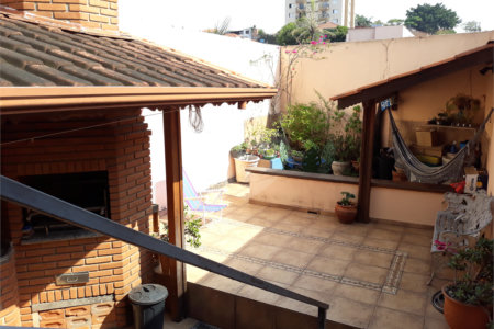 Sobrado à venda com 3 quartos, sendo 1 suíte,  em Jardim Oriental, São Paulo, SP