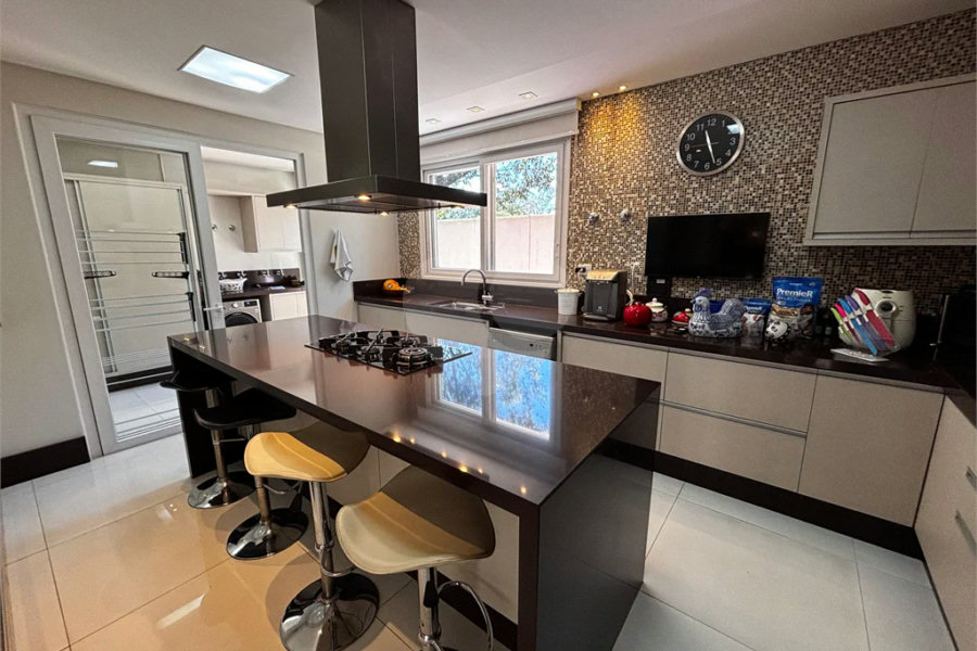 Casa à venda com 4 quartos, sendo 3 suítes, no condomínio Reserva Nova Cantareira, São Paulo - SP