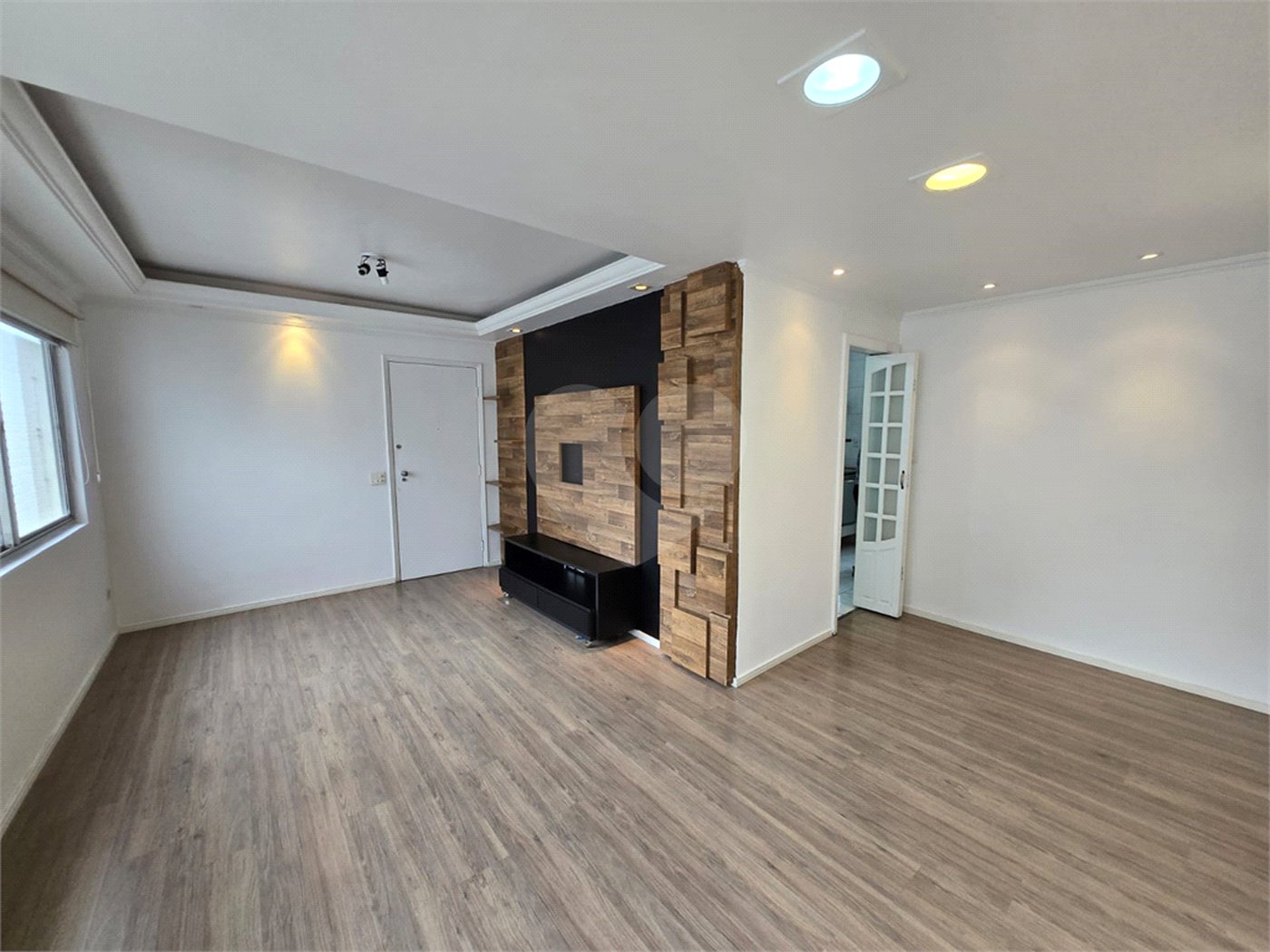 Apartamento à venda com 3 quartos, sendo 1 suíte,  em Indianópolis, São Paulo, SP