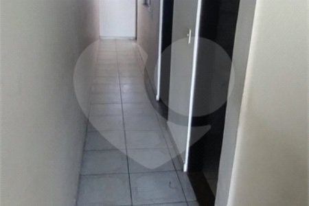 Sobrado à venda com 4 quartos, sendo 1 suíte, em Vila Nivi, São Paulo, SP