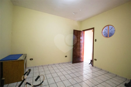 Sobrado à venda com 5 quartos, sendo 1 suíte,  em Jardim Villaça, São Roque, SP