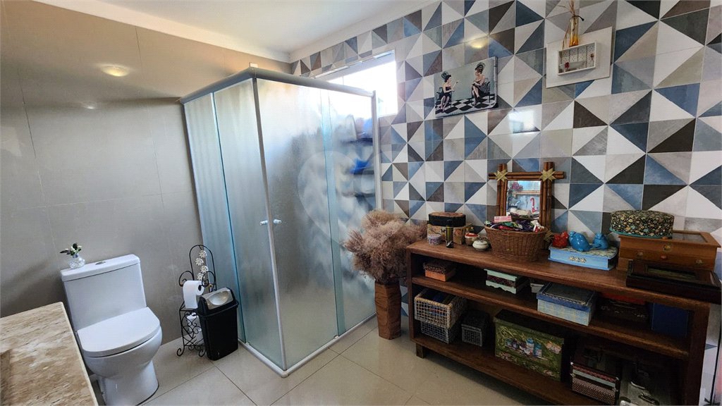 Sobrado à venda com 4 quartos, sendo 1 suíte, em Vila Romão, Salto, SP