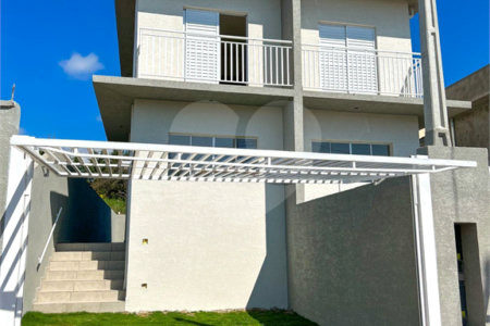 Casa à venda com 2 suítes em Vila Santa Helena, Atibaia, SP