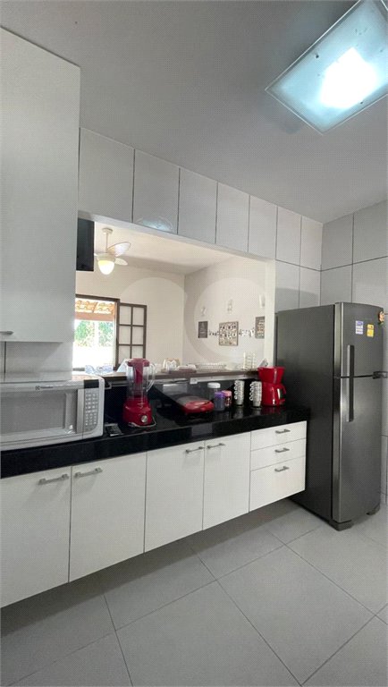 Casa à venda com 4 quartos, sendo 2 suítes, em Caravelas, Armação dos Búzios, RJ
