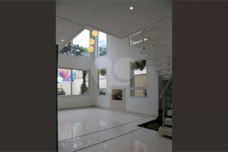 Casa à venda com 3 suítes no condomínio Residencial Morumbi, São Paulo - SP